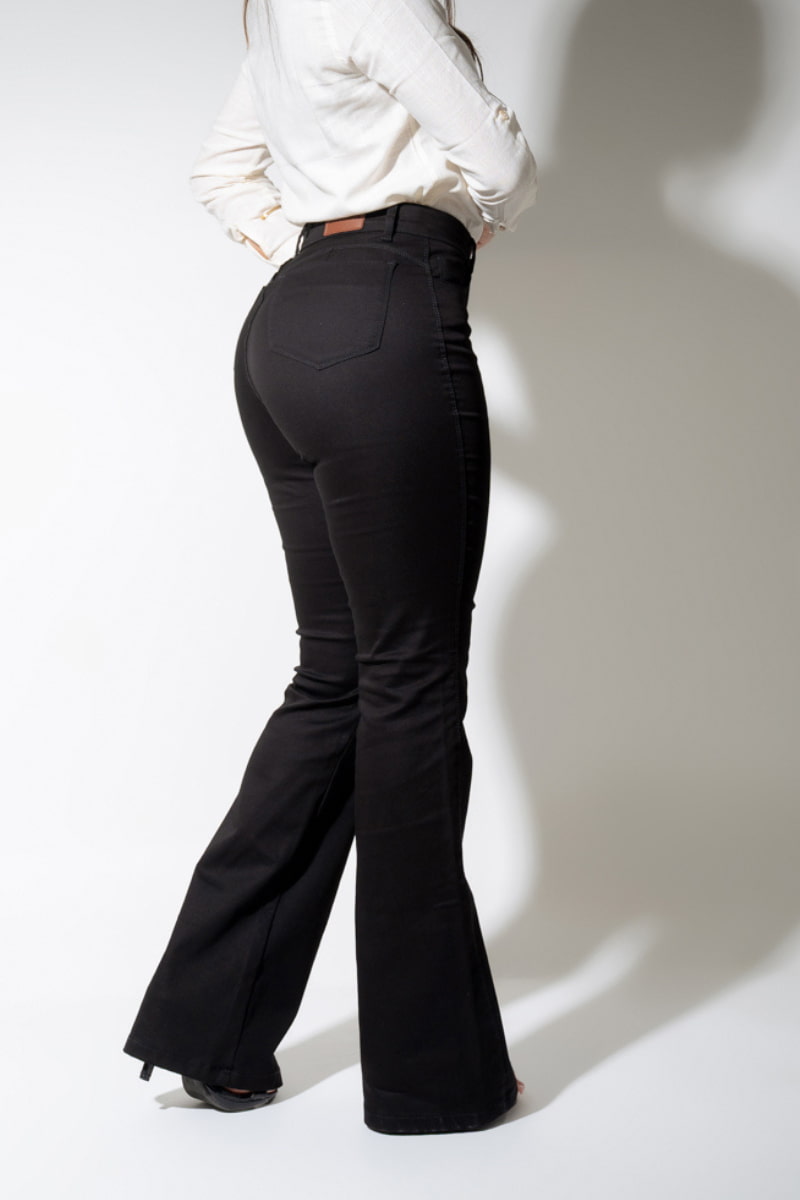 Calça Flare Modeladora Preta Que Não Desbota JEB109